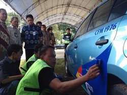 Ribuan Taksi Bandara Diberi Stiker Baru, Bisa Terima Komplain Penumpang