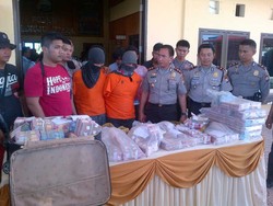 Ini Uang Rp 10,4 Miliar yang Dibawa Kabur Pencuri di Mamuju Utara Sulbar