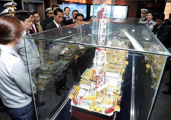 Jokowi Kunjungi Perusahaan Pembuat Kapal di Korsel