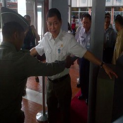 Ini Bedanya Kerja dan Cinta Versi Menhub Jonan