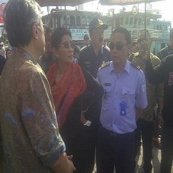 TNI Telat Datang, 14 dari 22 Kapal Tiongkok Pencuri Ikan Berhasil Kabur