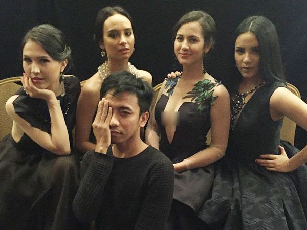 Superseksi! Pevita Pearce Kenakan Gaun Berbelahan Dada Rendah