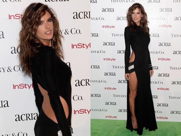 Pamer Kaki Jenjang, Alessandra Ambrosio Tampil Superseksi