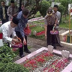 Ziarah ke Makam Gus Dur, Dubes AS Belajar Toleransi Segala Hal