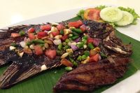 Gurih Wangi Gurame Bakar Bersiram Kecap di Kembang Mayang