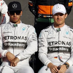 Bernie Sebut Hamilton dan Rosberg Sudah Selamatkan Musim 2014