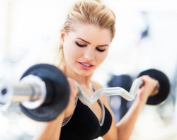 Pakai Make-up Saat Olahraga, Ini Bahayanya Bagi Kulit