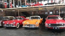 Hauwkes Auto Gallery, Lokasi Foto Pre Wedding dengan Puluhan Mobil Tua
