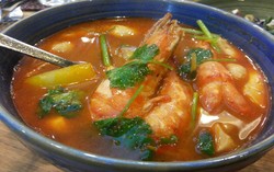 Rekomendasi Restoran: Gurih Segar Semangkuk Tom Yum yang Hangat Disantap Malam Ini