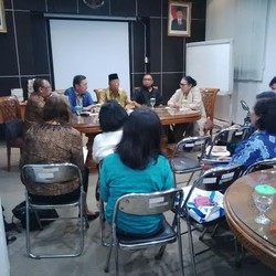 Sebut 67 Persen Siswi SMP Tak Perawan, Pengurus MUI Diprotes Peserta Diskusi