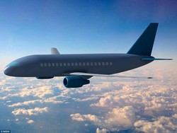 Bahaya! Sinar Laser yang Disorot Warga Ambon Ganggu Penerbangan Pesawat