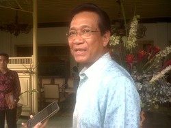 Sri Sultan HB Akui Pilih Minggir saat Jokowi Lewat di Yogya