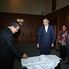 Gubernur Soekarwo Promosikan Potensi Investasi di Jatim ke Dubes Inggris