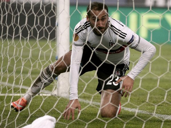 Kalahkan Tottenham, Besiktas Juara Grup