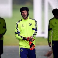 Courtois Cedera, Cech Akan Kawal Gawang Chelsea