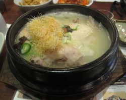 Nikmatnya Samgyetang, Sup Ayam Khas Korea yang Gurih dan Bergizi