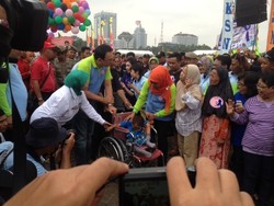 Ahok dan Khafifah Kampanye Menyayangi Sesama di Hari Kesetiakawanan Nasional