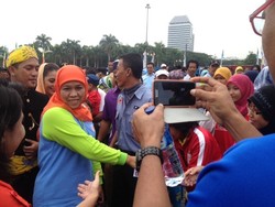 Hari Kesetiakawanan, Mensos Khofifah dan Ahok Kirim Bantuan ke 5 Provinsi