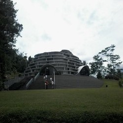 Ini Alasan WIKA Bikin Bangunan Unik di Kaki Gunung Pangrango