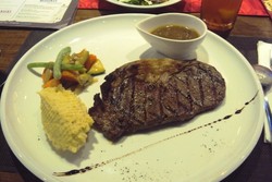 Makan Beefsteak dengan Konsep Unik dan Personal di Seven to 7 Meat Shop and Cafe