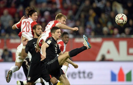Hajar Augsburg 4-0, Bayern Pastikan Predikat Herbmeister