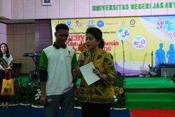 Di Depan Remaja, Menkes Nila Singgung Kebiasaan Merokok Menteri Susi