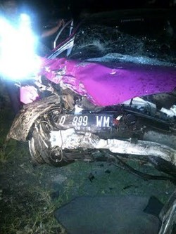 Honda Jazz Tabrak Pembatas Jalan Tol Purbaleunyi, Sopir Wanita Luka Berat