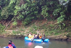 Tinjau Kebersihan Sungai, Wali Kota Jaksel Rafting di Ciliwung