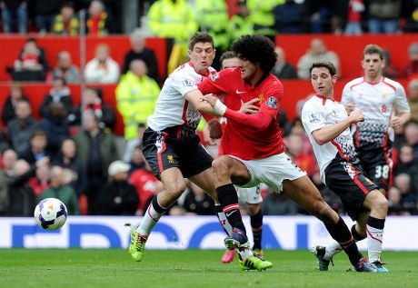 Setan Merah Lawan Si Merah: Duel Sengit di Lini Tengah