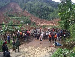 Bantu Evakuasi Korban Longsor, SAR Surabaya Terjunkan Tim ke Banjarnegara