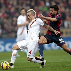 Kalahkan Sepuluh Pemain Genoa 1-0, Roma Tipiskan Jarak dengan Juve