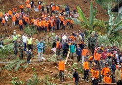 Kepala Basarnas Pantau Longsor Banjarnegara dari Udara, Ini Hasilnya