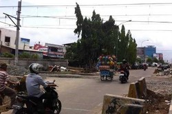 Dua Perlintasan Kereta Api Maut di Rawa Buaya Ditutup
