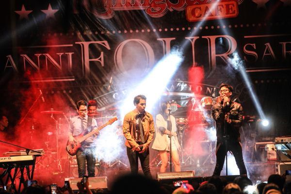Foto: Konser Yovie & Nuno di Ultah Rolling Stone Cafe