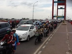 Tips Irit Bensin dari Pengemudi Mirage