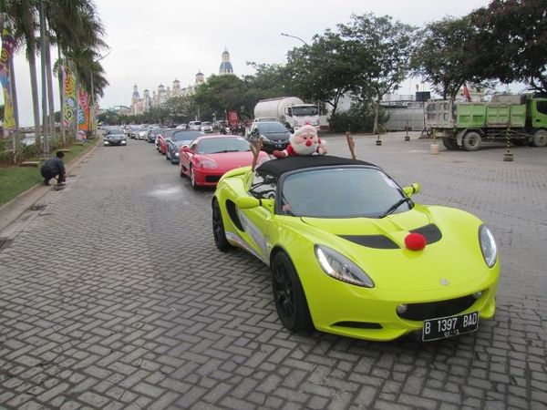 Reli Mobil Mewah di Jakarta