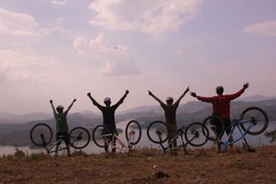 Petualangan Seru Bersepeda di Raja Ampat Kalimantan