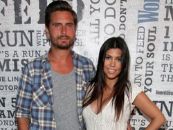 Selamat! Kourtney Kardashian Lahirkan Anak Ketiga