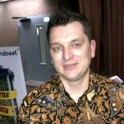 Erik Meijer Masih Seksi bagi Telekomunikasi