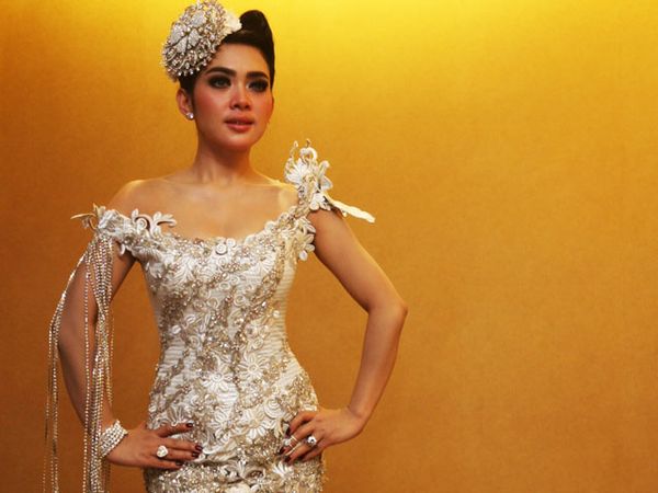 Gaya Cantik Syahrini di '13 Karya Gemilang Transmedia'