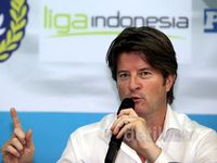 Piater Huistra Bicara Pengembangan Sepakbola Usia Muda