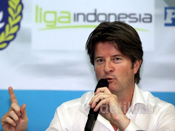 Piater Huistra Bicara Pengembangan Sepakbola Usia Muda