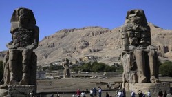 Patung Firaun Berdiri Lagi di Kota Luxor