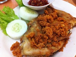 Rekomendasi Restoran: Kriuk! Renyah Gurih Ayam Goreng
