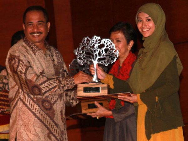 Penghargaan untuk Pegiat Daur Ulang Limbah