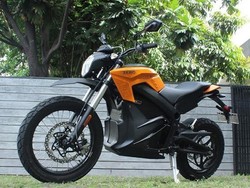 Pengguna Moge Target Konsumen Motor Listrik Zero