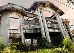 Rumah Angker Darmo, Jadi Objek Wisata di Surabaya
