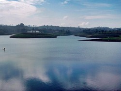 Sudah Tahu, Bandung Punya Danau di Atas Danau?