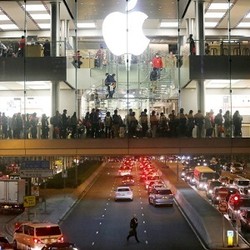 Krisis Ekonomi, Apple Setop Jualan iPhone di Rusia