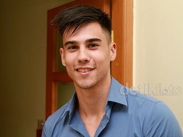 Delano Daniel, Pesinetron Ganteng Asal Belanda